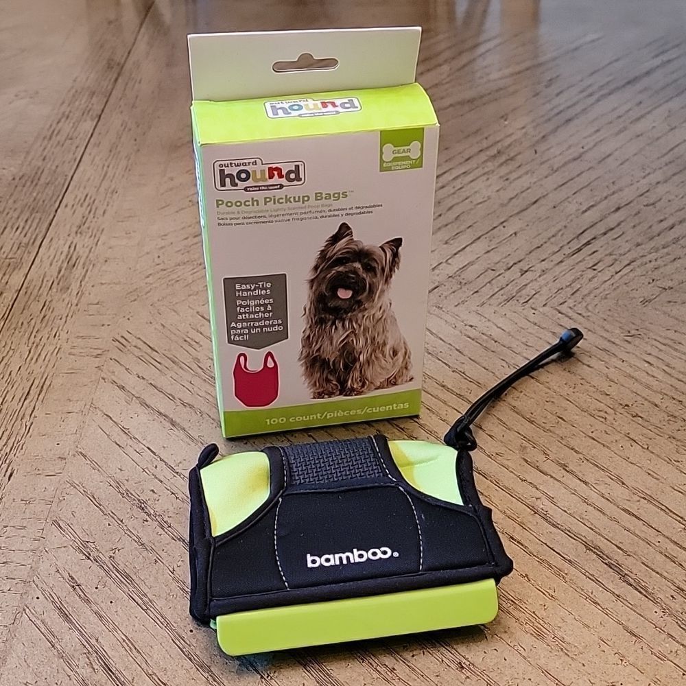 Doggy poop scooper and bags 💚🖤